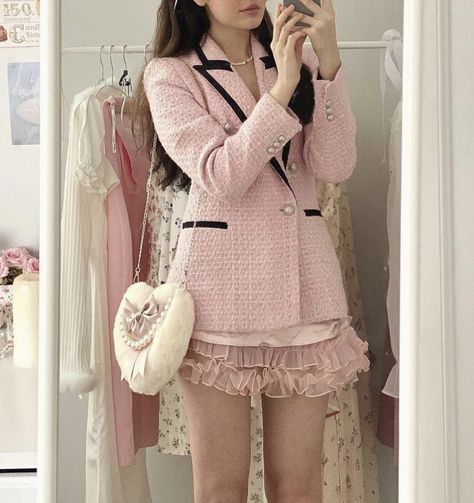 coquette style inspo Coquette Office Outfit, Outfit Themes, Feminine Office, Coquette Style, Office Outfits, Vintage Pink, Business Casual, Outfit Ideas, Fashion Inspo