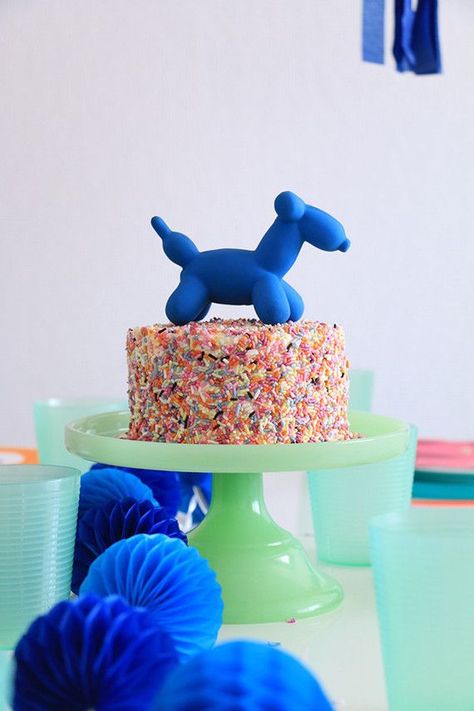 Balloon animal birthday party Summer Kids Party, Small Birthday Parties, Wedding Party Ideas, Animal Birthday Party, 70th Birthday Parties, Animal Cake, Party Photography, Baby Shower Fun, Balloon Animals