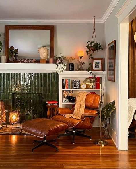 Casa Vintage, Apartment Decor Inspiration, Dream House Interior, Apartment Inspiration, Living Room Inspo, Eclectic Home, Dream House Decor, Apartment Design, House Inspo