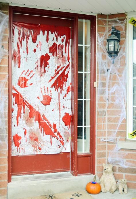 Diy Halloween Door Decorations, Halloween Diy Door, Halloween Front Door Decorations, Halloween Front Doors, Creepy Halloween Decorations, Easy Halloween Decorations, Door Covers, Fun Halloween Decor, Halloween Door Decorations