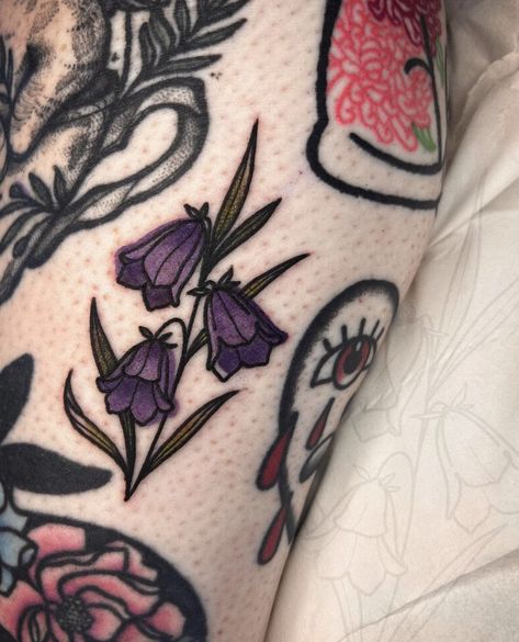 Patchwork Tattoo Color, Poisonous Flowers Tattoo, Cheeky Tattoos, Gap Filler Tattoo, Filler Tattoos, Traditional Tattoo Drawings, Tattoo Sleeve Filler, Filler Tattoo, Tattoo Filler