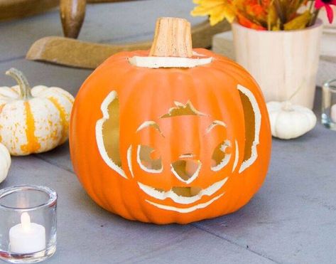 Have a Hawaiian Halloween with a Stitch Pumpkin Carving Stitch Pumpkin Carving, Easy Pumpkin Carving Stencils, Stitch Pumpkin, Pumkin Decoration, Patterns Halloween, Pumpkin Carving Stencils, Cute Pumpkin Carving, Disney Pumpkin Carving, Halloween Pumpkin Carving Stencils