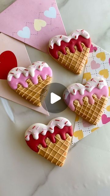 Biscuit Decorating Ideas, Clay Summer Ideas, Royal Iced Valentine Cookies, Cookies Valentines Day, Valentine Cookie, Fondant Cookies Ideas, Sugar Cookie Valentines Day Royal Icing, Popsicle Cookies Decorated, Decorated Lip Cookies