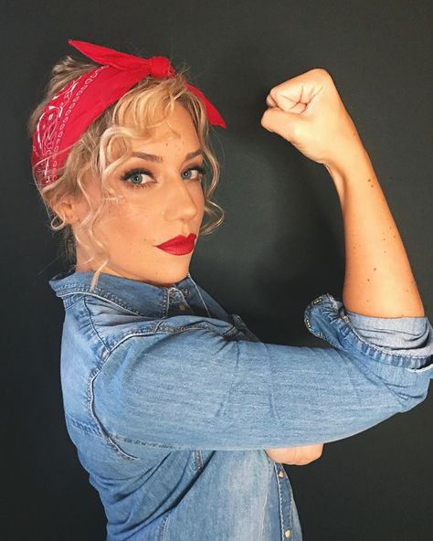 Rosie The Riveter Halloween Costume, Rosie The Riveter Hair, Rosie The Riveter Halloween, Red Hair Costume, Rosie The Riveter Costume, Halloween Hairstyle, Dress Up Ideas, Easy Halloween Costumes For Women, Halloween Hairstyles