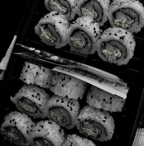 Snacks Japonais, Fotografi Vintage, Aesthetic Japan, Gray Aesthetic, Japan Aesthetic, Nutrition Education, Korean Aesthetic, Japanese Aesthetic, Black And White Aesthetic