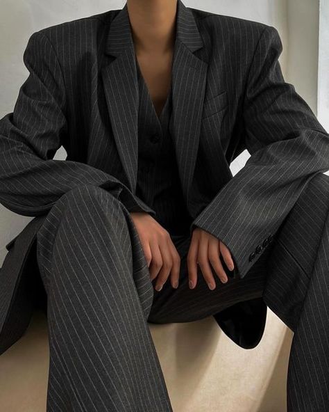 M O D U S on Instagram: "Stripe detail three piece setup🦋" Woman Pinstripe Suit, Black Pantsuits For Women, Vintage Suits Women, Striped Suit Women, Pinstripe Suit Women, Pin Stripe Blazer, Waistcoat Outfit, Grey Pinstripe Suit, Black Pantsuit