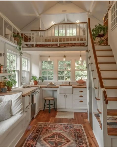 Tiny Home Ideas, Tiny House Cottage, Brooklyn Navy Yard, Tiny House Layout, Tiny House Inspiration, Deco Studio, Tiny Cottage, Tiny House Interior, Loft Design