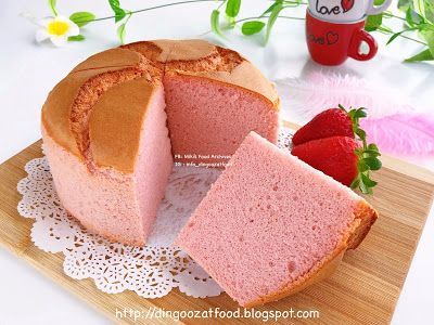 Strawberry Chiffon Cake Recipe, Strawberry Chiffon Cake, Strawberry Chiffon, Cotton Cake, Sponge Cake Recipes, Types Of Cakes, Healthy Cake, Asian Desserts, Chiffon Cake