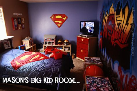 Mason's Superman room makeover... Superman Room Decor, Superman Bedroom, Superman Room, Modern Mens Bedroom, Superhero Bedroom, Superhero Room, Big Kids Room, Geek Decor, Bedroom Images