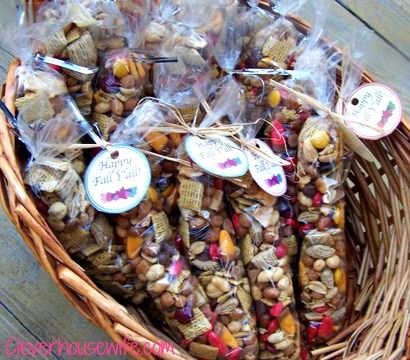 Cheap Treats, Women Meeting, Thanksgiving Foods, Trail Mix Recipes, Serving Ideas, Fall Snacks, Appreciation Ideas, Thanksgiving Treats, Snack Mix Recipes