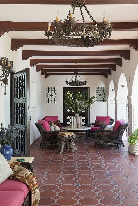 28 Charming Front Porch Ideas - Chic Porch Design and Decorating Tips Veranda Design, Hacienda Style Homes, Plans Architecture, Mexican Home, Spanish Style Home, Casas Coloniales, Hacienda Style, Spanish Style Homes, Mediterranean Decor