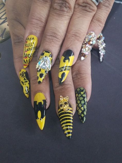 Wu Tang Clan Nails, Hip Hop Nails Design, Wu Tang Nails, Wutang Nails, Tupac Nails, Bob Marley Nails, Hip Hop Nails, Acrylic Halloween Nails, Wutang Clan