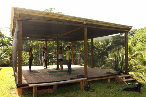 Outside Yoga Space Ideas, Yoga Platform Outdoor, Outdoor Yoga Platform, Yoga Space Ideas, Outdoor Yoga Space, Yoga Platform, Yoga Place, Backyard Structures, Outdoor Structure