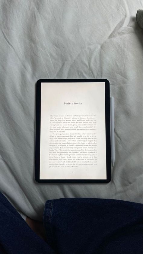 Ebook Reader Aesthetic, Dark Academia Books Aesthetic, Yin Yang Illustration, Reader Aesthetic, Dark Academia Books, Ipad Aesthetic, Aesthetic Study, Music Collage, Mood Instagram