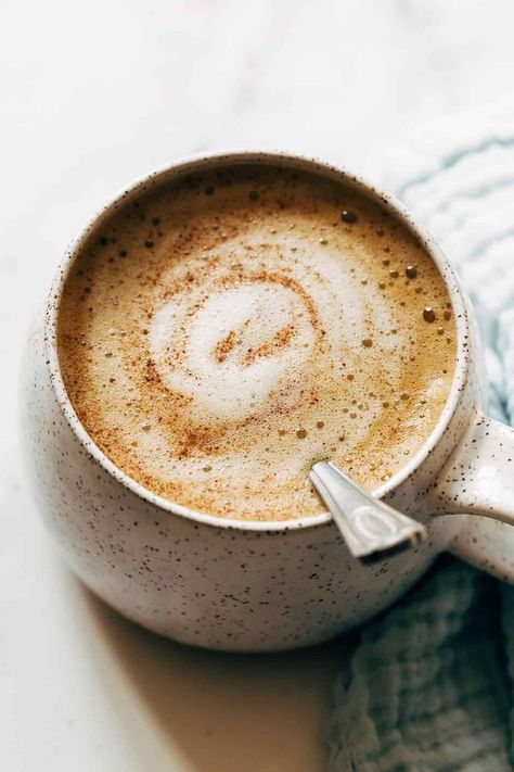 Honey Latte, Cashew Coffee, Homemade Latte, Fancy Drinks, Latte Recipe, A Cup Of Coffee, Oat Milk, Happy Tuesday, Coffee Recipes