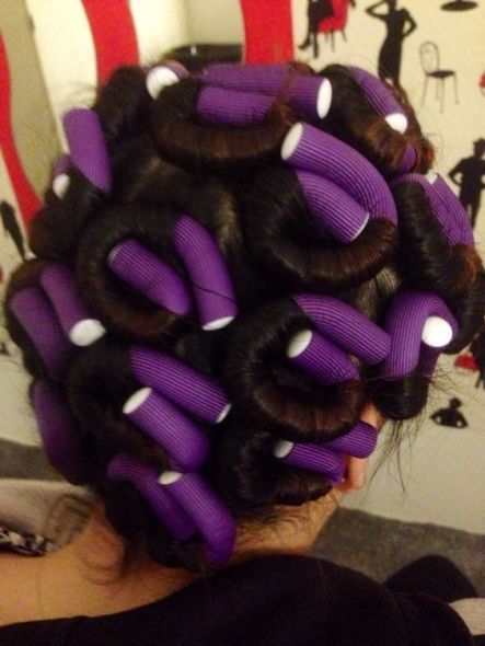 Bendy Hair Rollers, Curling Methods, Rollers Tutorial, Tutorial Braids, Bendy Rollers, Hair Rollers Tutorial, Headband Curls, Heartless Curls, No Heat Hair