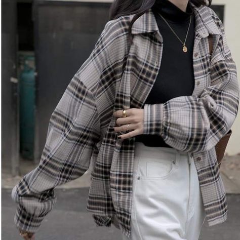 March Outfits, Hijab Fashion Summer, Muslimah Outfit, Shirt Oversize, Oversized Flannel, Plain Outfits, Style Korea, Everyday Fashion Outfits, Casual Day Outfits