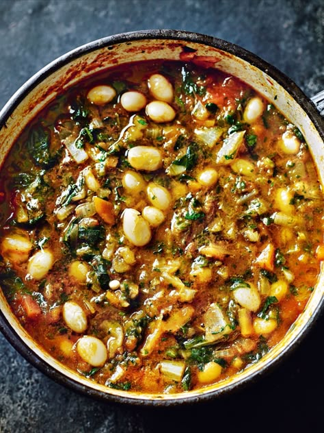 The ideal soup recipe for a cold day. This minestrone verde from My Simple Italian features a medley of celery, Swiss chard, borlotti beans and fresh basil. Soup Stew Recipes, Soup Recipes Chicken, Potato Soup Recipes, Soup Recipes Healthy, Borlotti Beans, Soup Ideas, Chard Recipes, Soup Healthy, Stew Meat Recipes