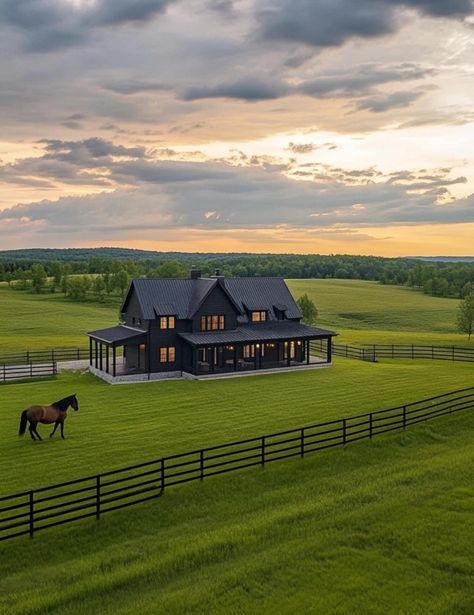 Barn Remodel, I Want To Live, Country House Design, Dream Life House, Farmhouse Barndominium, Dream Barn, Beautiful Farmhouse, Have A Lovely Day, Western Homes