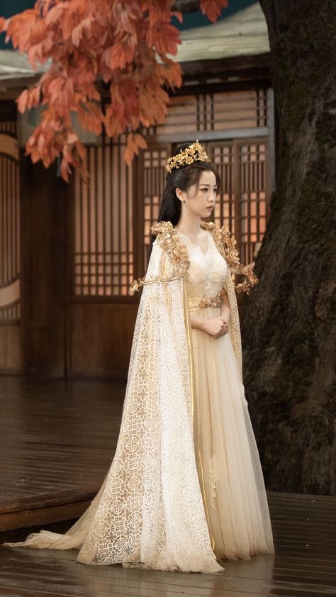 Hanbok Wedding Dress, Chinese Princess Dress, Chinese Clothing Traditional, Chinese Fancy Dress, Film China, Traditional Asian Dress, Chinese Princess, Chinese Traditional Costume, Ancient Chinese Clothing