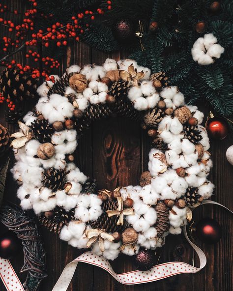 Christmas wreath with cotton, pine cones and nuts. For good mood in your house Christmas Wreath With Cotton, Wreath With Cotton, Dried Floral Wreaths, Christmas Pine Cones, Cotton Wreath, Pinecone Wreath, Noel Diy, Cones Crafts, Christmas Tree Inspiration