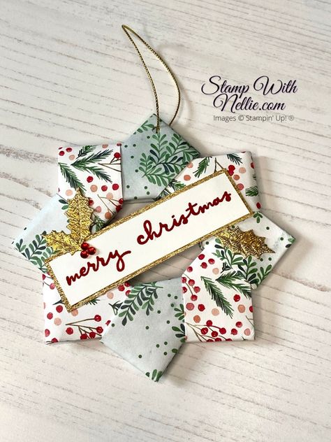 Paper Origami Christmas Ornaments, Origami Christmas Cards Diy, Folded Christmas Ornaments, Christmas Origami Wreath, Origami Christmas Ornaments Tutorial, Christmas Crafts With Scrapbook Paper, Christmas Origami Cards, Christmas Paper Folding Crafts, Origami Gift Tags