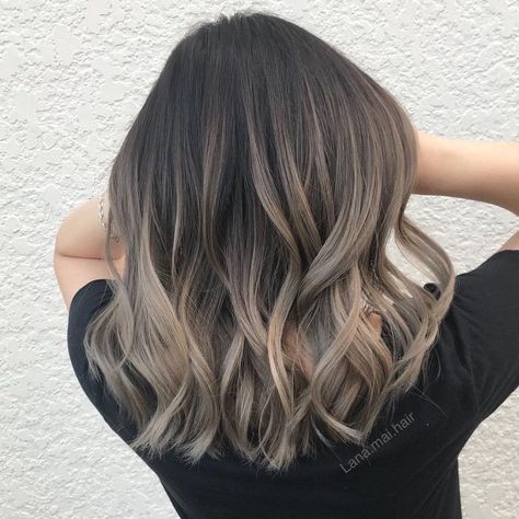 Short Ombre Hair, Long Hair Models, Balayage Blonde, Trendy Hair Color, Ombre Hair Color, Hair Color Balayage, Medium Hair Cuts, Light Brown Hair, Blonde Balayage