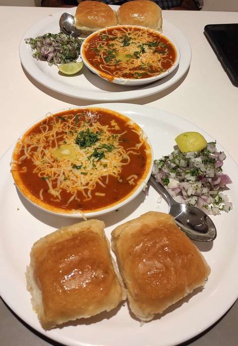 Pav Bhaji Snap, Afghan Food Recipes, Food Snap, Eating Food Funny, Pav Bhaji, Vegetarian Fast Food, Foodie Instagram, Vegetarian Snacks Recipes, Delicacy Food