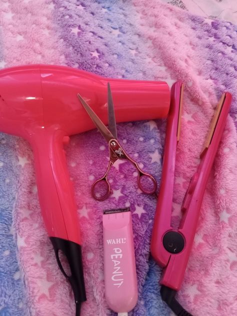 Pink Hair Tools, Pink Hair Dryer, Hair Salon Tools, Hairstylist Tools, Diy Lace Ribbon Flowers, Salon Pictures, Instagram Symbols, Nail Salon Design, Hair Supplies