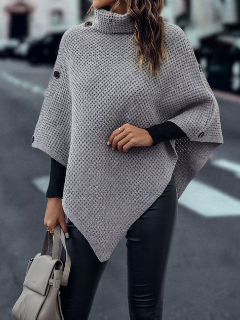 Chic Knit Poncho For Fall, Knitted Long Sleeve Poncho For Winter, Poncho Outfits For Women, Casual Gray Knit Poncho, Winter Alpaca Poncho Cape, Gray Long-sleeved Poncho For Layering, Poncho Outfit, Knit Poncho, Dinner Dress Classy