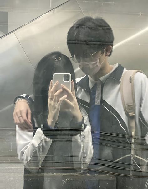 chinese school uniform boy girl cute couple students School With Boyfriend, Student Couple Aesthetic, Cute School Couples, Chinese Couple Aesthetic, Yn School, Chinese School Uniform, School Couple, High School Couples, Student Couple