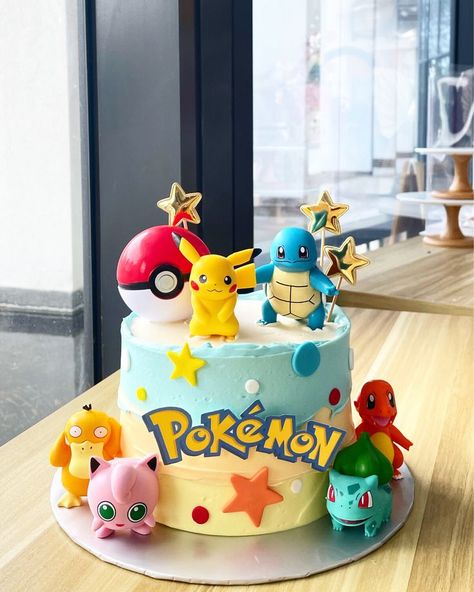 Pokemon cake girl topper Pokemon cake girl ideas Pokemon cake girl for girl Pokemon Cake With Figurines, Pokémon Buttercream Cake, Pastel Pokemon Party, Picachu Cakes Pokemon, Simple Pokemon Cake Ideas, Dort Pokemon, Simple Pokemon Cake, Pokemon Birthday Cake Boys, Pikachu Torte