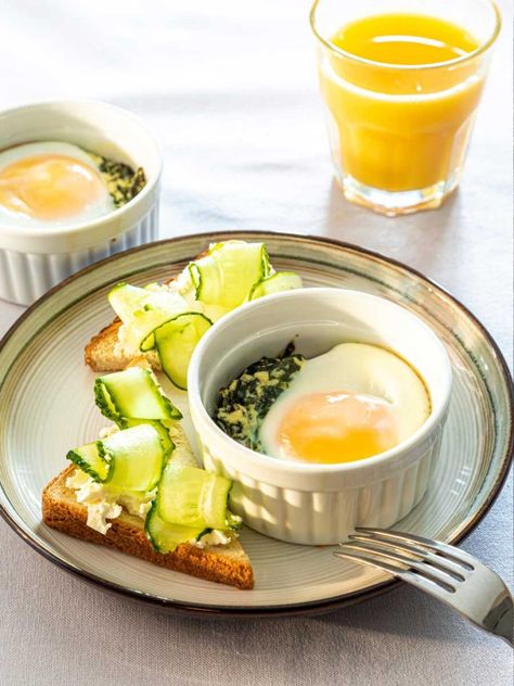 French Breakfast Recipes Traditional, Authentic French Breakfast, Bistro Breakfast Ideas, French Inspired Brunch, French Style Breakfast, Parisian Breakfast Aesthetic, European Breakfast Buffet, Bistro Breakfast, French Cooking Aesthetic