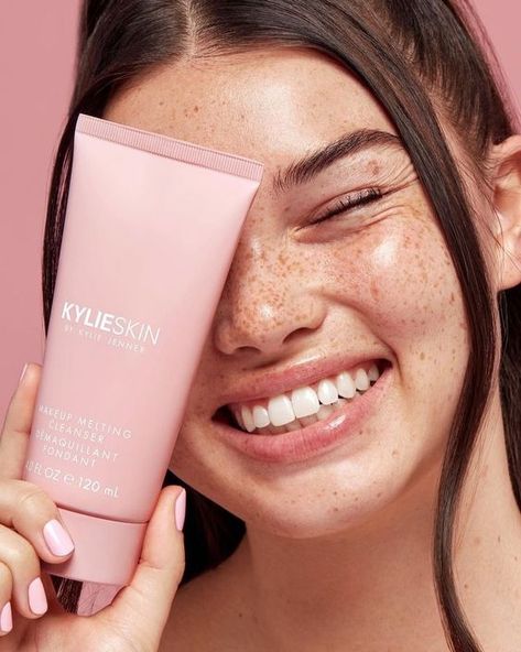 Clean Skin Makeup, Kylie Skin, All Smiles, The Skin, Clean Skin, Skin Makeup, Kylie Jenner, Cream, Skin