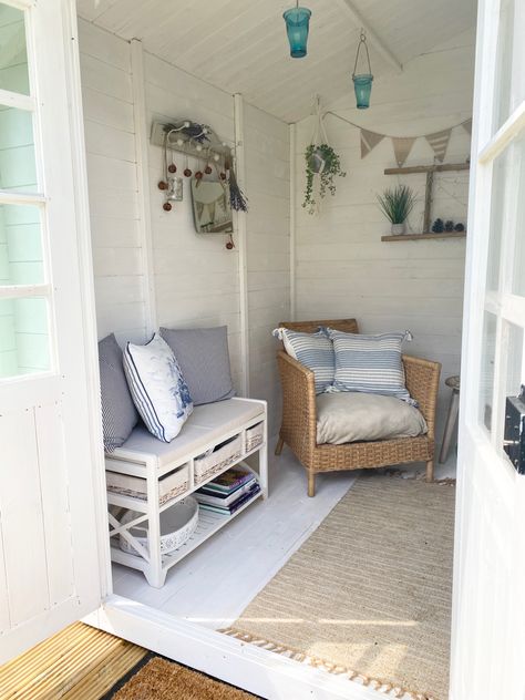 Small Summer House Interior, Summer House Interior Ideas, Room Aesthetic White, Summerhouse Interiors Ideas, Small Kids Playroom Ideas, Small Kids Playroom, She Shed Interior Ideas, Posh Houses, Small Summer House