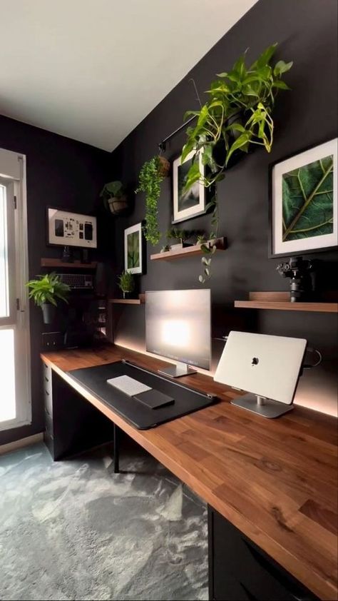 Office Moody, Home Office Decor For Men, Masculine Office, Moody Design, Modern Home Offices, Home Studio Setup, Cozy Home Office, Studio Office, Small Home Offices