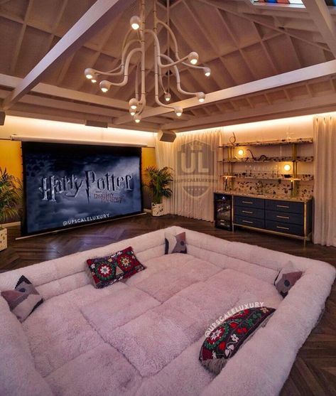 Home Cinema Room, Home Theater Rooms, Dream House Rooms, Ideas Living Room, Dream Room Inspiration, Luxury Homes Dream Houses, Room Makeover Bedroom, Dream House Interior, Dream House Plans