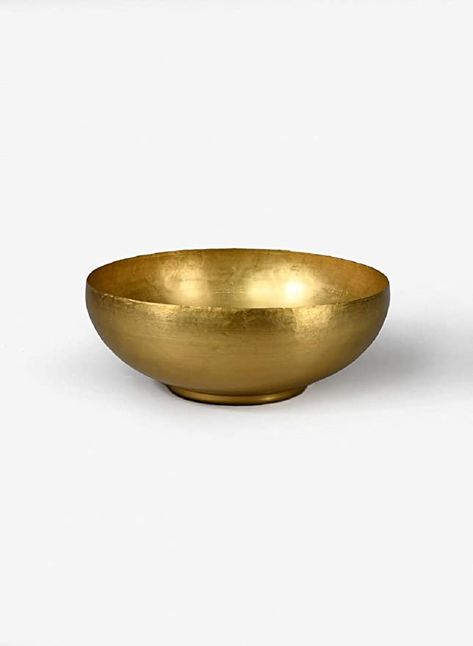 Floating Flower Candles, Potpourri Decoration, Candles Flowers, Brass Bowl, Classy Decor, Hammered Metal, Decorative Bowl, Colored Highlights, Brass Decor