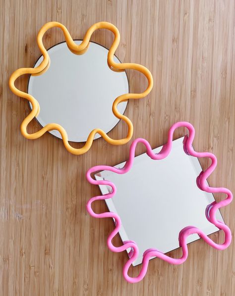 DIY Polymer Clay Mirror — Always & Whatever Spiegel Diy, Mirror Decor Ideas, Mirror Frame Diy, Flower Mirror, Chic Mirror, Mirror Crafts, Decorative Mirrors, Popular Decor, Entryway Wall