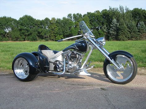 Outlaw Customs - Trike Vw Trikes For Sale, V8 Trike, Custom Trikes For Sale, Custom Choppers For Sale, Trike Harley, Car Favorites, Monster Motorcycle, Custom Bike Parts, Monster Bike