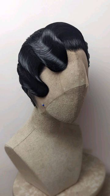 20's Hairstyles, Glam Updo, Card Soldiers, Vintage Wigs, 20s Hair, Musical Hair, Cool Hair Designs, Drag Wigs, Full Glam