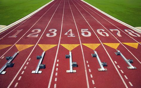 i still get the nervous/ready/focused feeling i would get in the starting blocks when i think about track Olympic Vbs, Athletics Track, Track Team, Field Wallpaper, Vbs Ideas, Runner's World, Running Track, Starting Line, College Essay