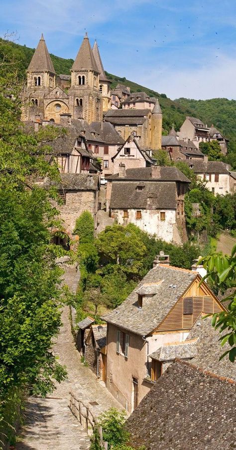 French Country Home — coisasdetere:  ♔ Abbaye Sainte Foy de Conques ~... Vila Medieval, Magic Places, Old Village, Visit France, Beaux Villages, French Countryside, French Country House, France Travel, Oh The Places Youll Go