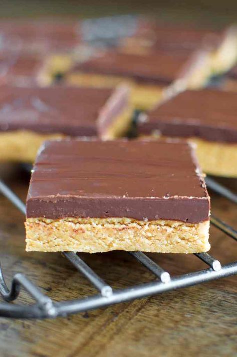 Copycat Reeses Peanut Butter Cups Recipe, Peanut Butter Cup Bars, Reeses Peanut Butter Cupcakes, Pb Bars, Reese's Peanut Butter Bars, Peanut Butter Squares, Cooking Desserts, Peanut Bar, Peanut Butter Cups Recipe