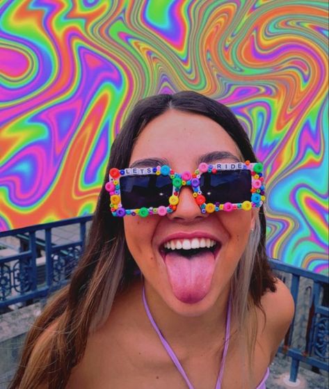 Diy Rave Sunglasses, Neon Sunglasses Aesthetic, Painting On Sunglasses, Festival Sunglasses Diy, Decorate Sunglasses With Beads, Funky Sunglasses Aesthetic, Glasses With Beads On Them, Words On Sunglasses, Sun Glasses Decoration Ideas