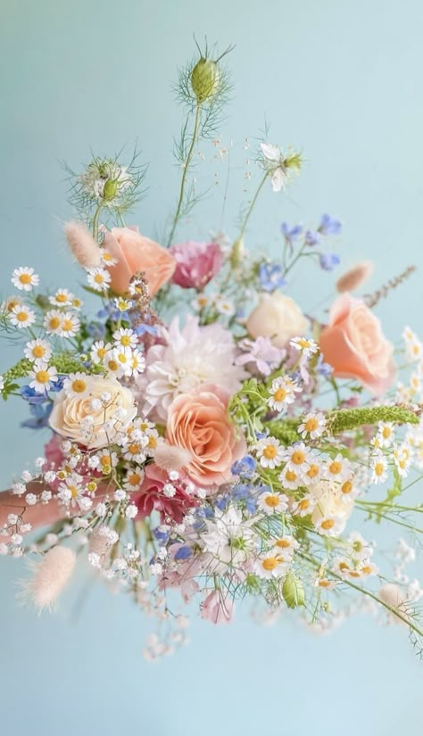 Wildflower Wedding Theme, Prom Flowers, Wedding 2024, Garden Party Wedding, Pastel Wedding, Wildflower Wedding, Arte Floral, Flower Bouquet Wedding, Love Flowers