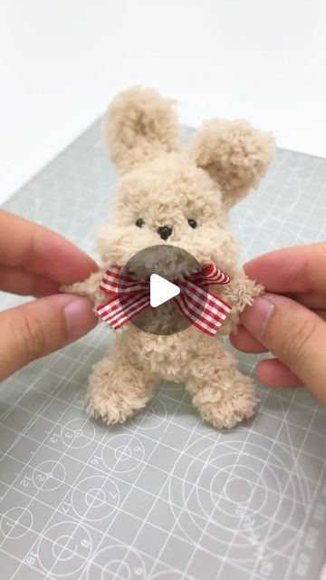 Pope Cleaner Crafts, Pipe Cleaner Crafts For Kids Christmas, Pipe Cleaner Bunny, Pom Pom Diy, Pipe Cleaner Dog, Halloween Pipe Cleaner Crafts, Pipe Cleaner Cat, Pipe Cleaner Animals Easy, Pipe Cleaner Animals Step By Step