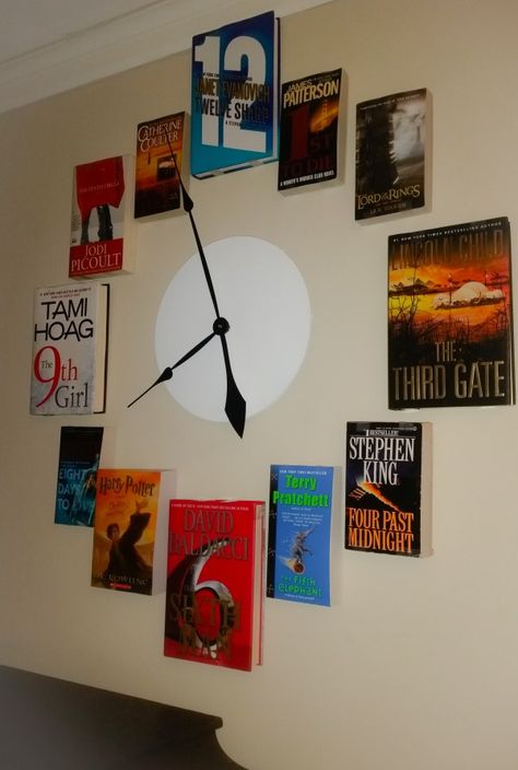 How to make a wall clock with books - great idea for a library or a book lover! Book Clock, Music Pictures, Library Displays, Library Decor, Library Design, Beautiful Music, Book Display, Book Projects, Diy Vintage