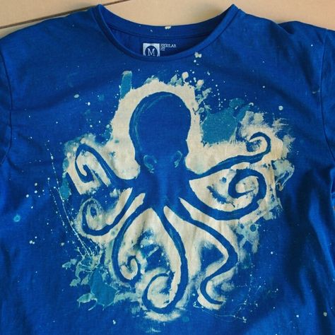 Couture, Octopus Shirt Design, Octopus T Shirt, Custom Bleach Shirts, Cool Bleach Shirt Designs Grunge, T Shirt Bleaching Ideas Simple, How To Paint With Bleach On Clothes, Bleach On Different Color Shirts, Bleach Shirt Diy Ideas Stencils