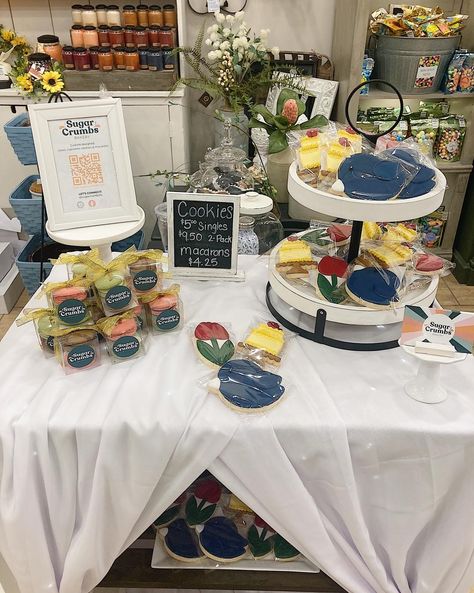 Come on down to homeandseasons.ga to meet some of your favorite princesses and stop by our booth to get some delicious cookies and macarons! We are here from 1 to 5pm. #homeandseasonsga #smallbusinessowner #sugarcrumbsbakery #cookies #macarons Display Cookies, Cookie Booth, Cookie Display, Craft Show Booth, Delicious Cookies, Show Booth, Booth Display, Yummy Cookies, To Meet